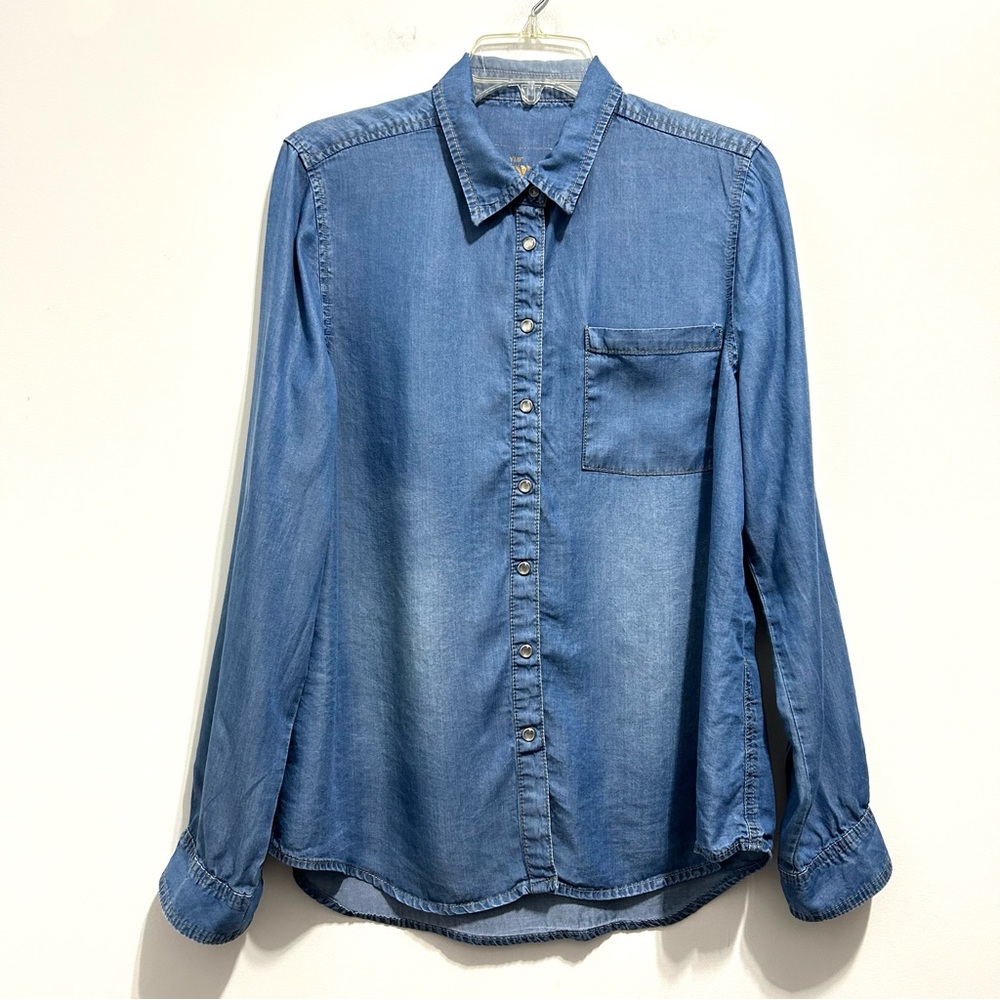 YMI Luxe Women’s Blue Denim Jean Chambray Button Down Shirt w/ Front Pocket